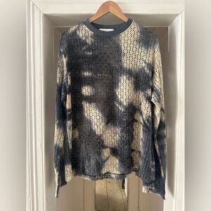 OLIVE Men's Gray and Cream Perforated Top sz M